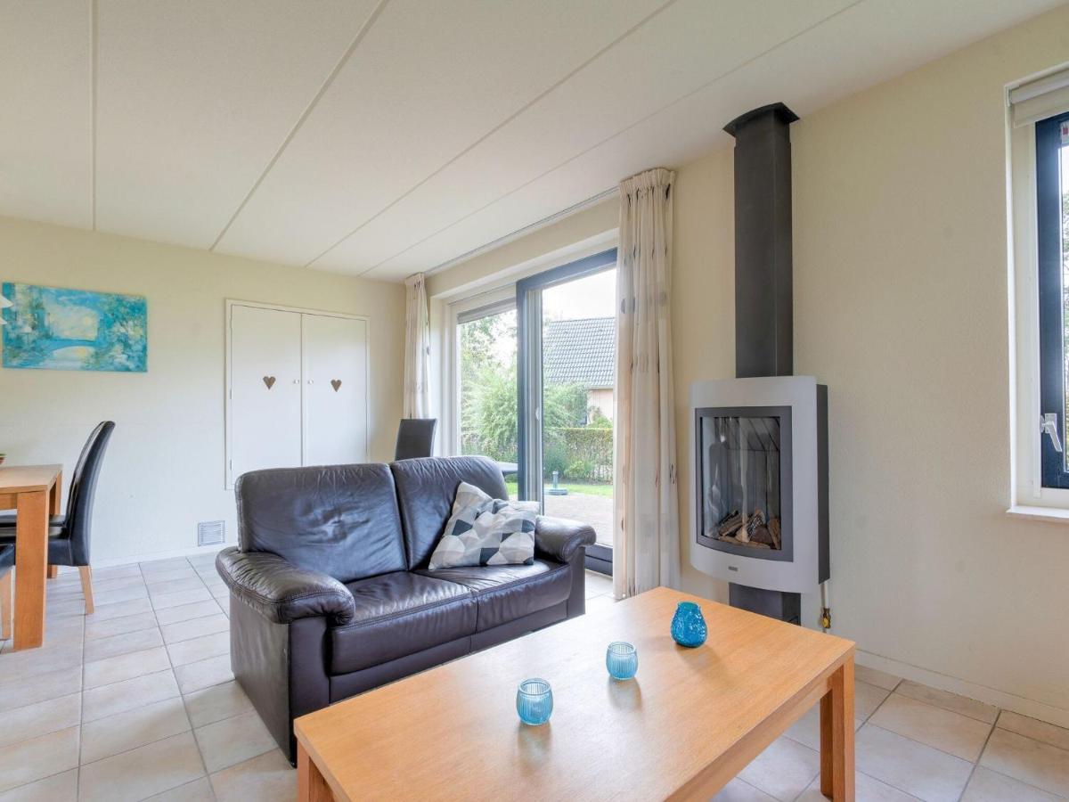 Serene Holiday Home In Gaasterl N Sleat Sondel Extérieur photo
