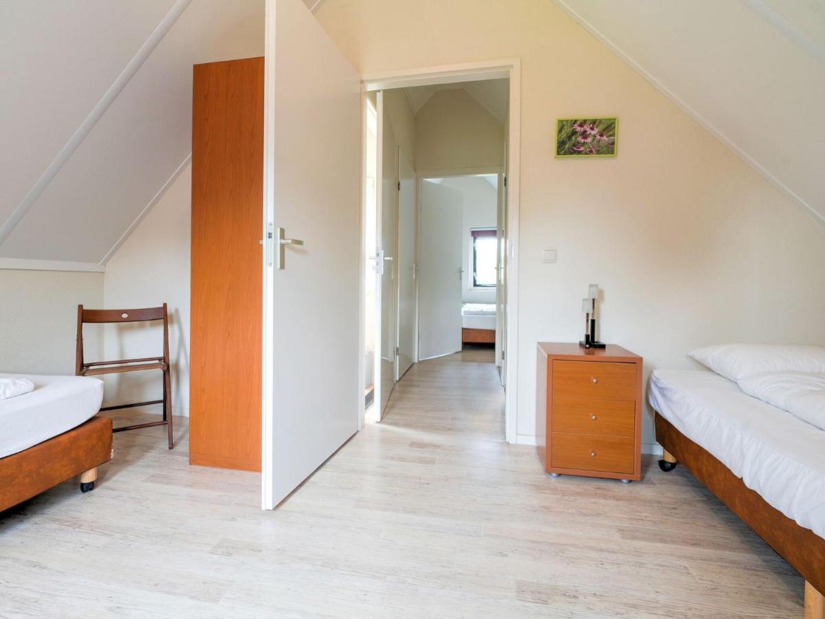 Serene Holiday Home In Gaasterl N Sleat Sondel Extérieur photo