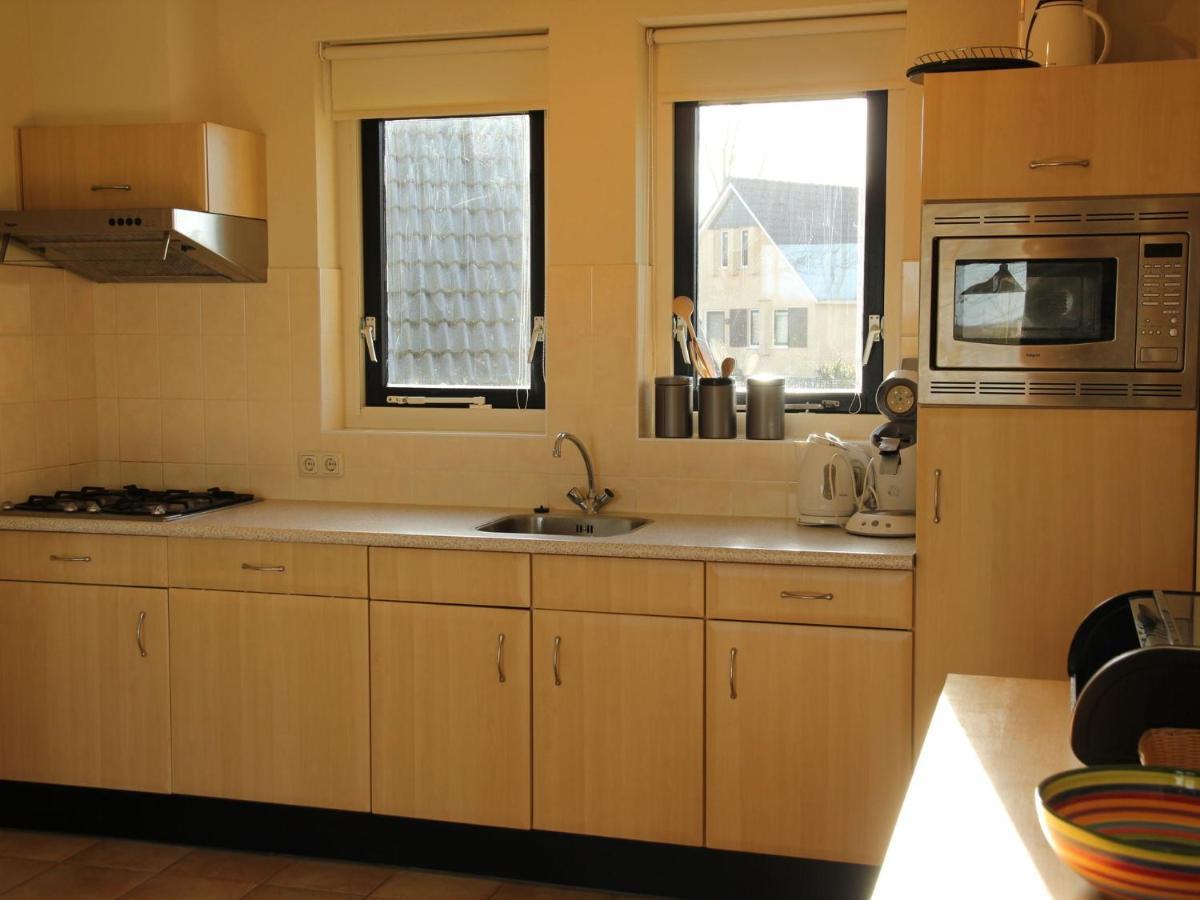 Serene Holiday Home In Gaasterl N Sleat Sondel Extérieur photo